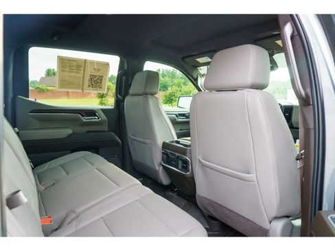 Used 2024 GMC Sierra 1500 SLT AWD/4WD image 14