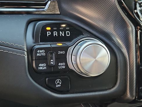 Used 2023 RAM 1500 Limited AWD/4WD image 16