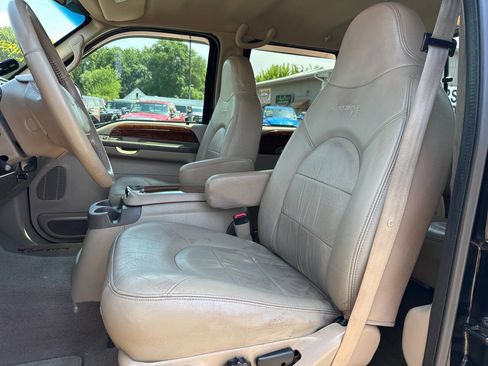 Used 2000 Ford F350 Lariat image 33