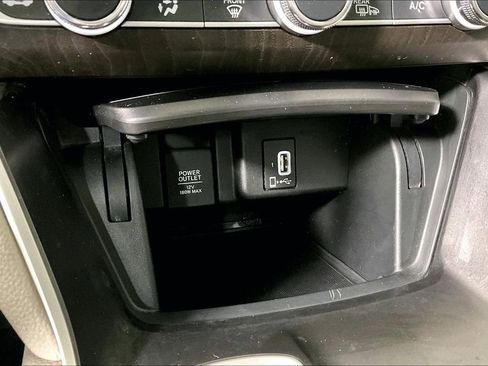Used 2018 Honda Accord EX image 32