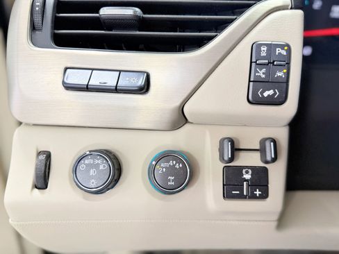 Used 2017 GMC Yukon Denali w/ Open Road Package image 19