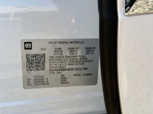 Used 2023 Buick Enclave Essence w/ Experience Buick Package image 31