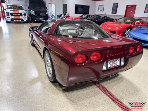Used 2003 Chevrolet Corvette Coupe w/ Preferred Equipment Group RWD image 45