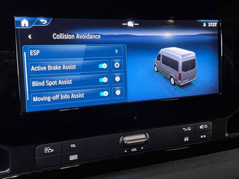 Used 2025 Mercedes-Benz Sprinter 2500 image 33