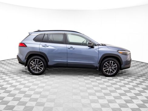 Used 2026 Toyota Corolla Cross XLE image 6