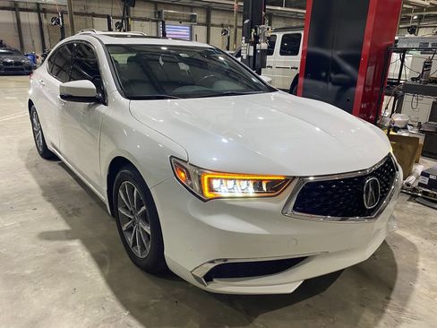 Used 2018 Acura TLX FWD image 1