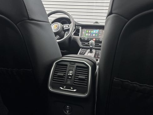 Certified 2026 Porsche Macan AWD/4WD image 20