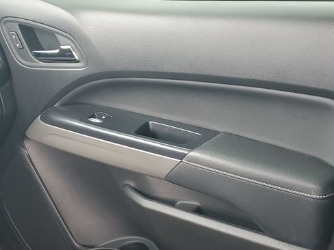 Used 2020 GMC Canyon Denali RWD image 13