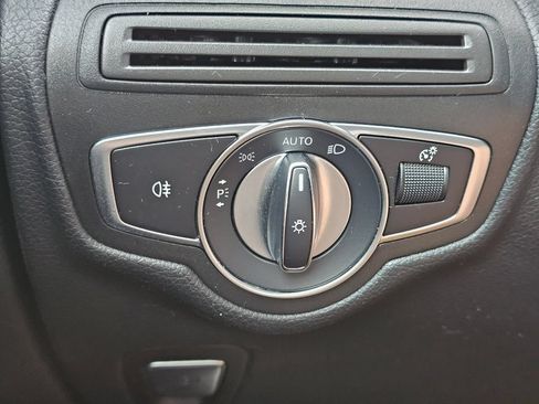 Used 2019 Mercedes-Benz GLC 300 4MATIC image 35