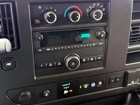 Used 2025 Chevrolet Express 2500 LT w/ LT Preferred Equipment Group RWD image 20