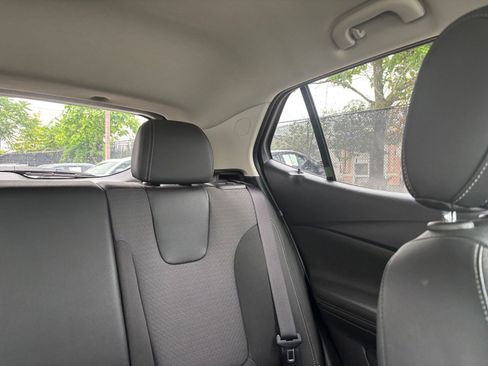 Used 2025 Buick Encore GX Preferred AWD/4WD image 32