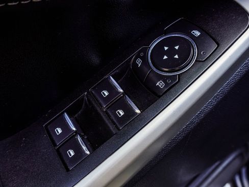 Used 2022 Ford Explorer XLT w/ Equipment Group 202A image 35