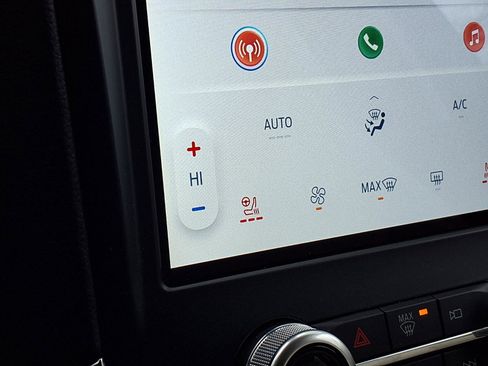 Used 2023 Ford Edge Titanium image 5