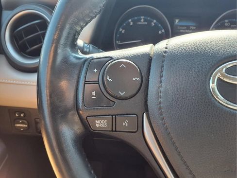 Used 2017 Toyota RAV4 XLE AWD/4WD image 12