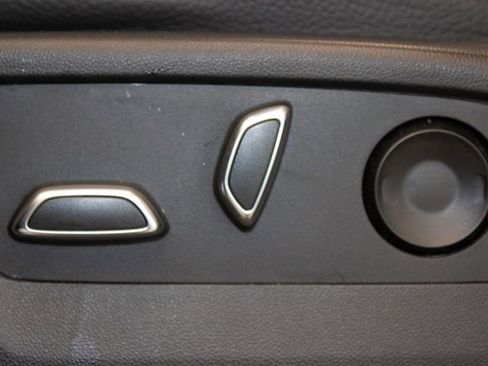 Used 2022 GMC Yukon XL Denali w/ Denali Premium Package image 25