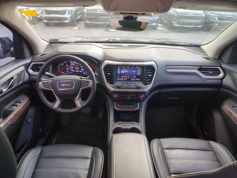 Used 2023 GMC Acadia Denali w/ Black Diamond Edition image 9