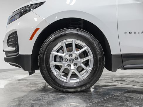 Used 2023 Chevrolet Equinox LS w/ LS Convenience Package image 3