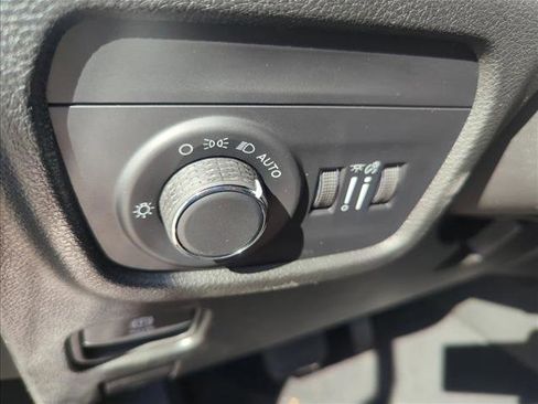 New 2025 Jeep Grand Cherokee Altitude image 17