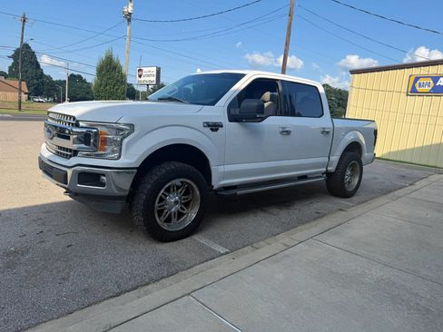 Used 2018 Ford F150 XLT w/ Equipment Group 302A Luxury AWD/4WD image 4
