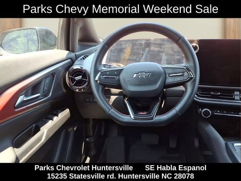 Certified 2025 Chevrolet Equinox EV RS FWD image 21
