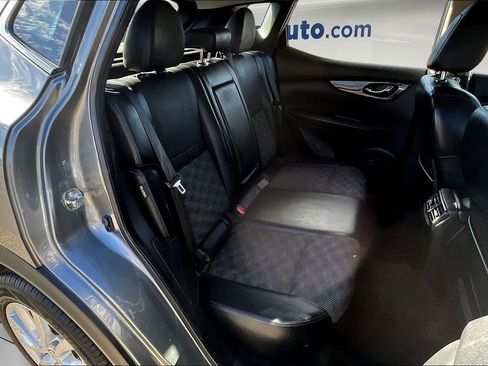 Used 2022 Nissan Rogue Sport SV w/ Technology Package image 27