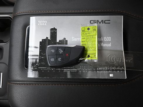 Used 2022 GMC Sierra 1500 AT4 w/ AT4 Premium Package AWD/4WD image 20
