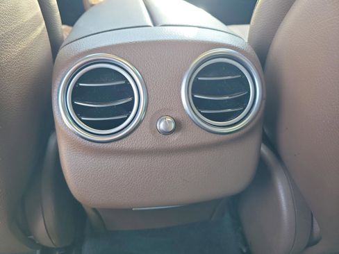 Used 2019 Mercedes-Benz E 300 image 8