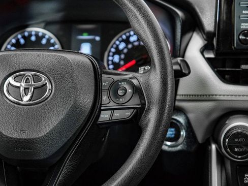 Used 2020 Toyota RAV4 XLE w/ Convenience Package AWD/4WD image 16