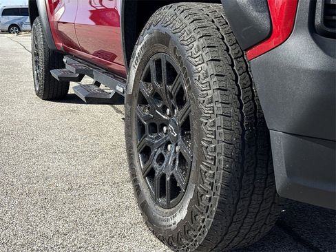 Used 2023 Chevrolet Colorado Trail Boss w/ Technology Package image 18