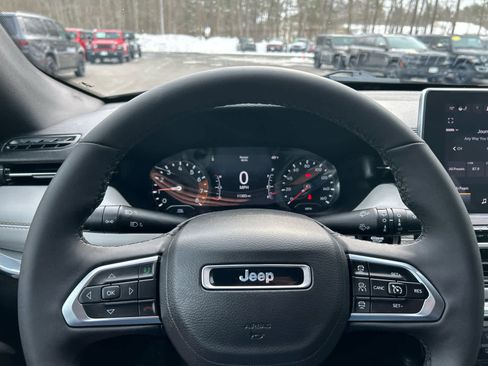 Used 2024 Jeep Compass Limited w/ Sun and Sound Group image 21