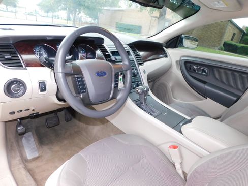 Used 2011 Ford Taurus SEL w/ 201A Rapid Spec Order Code image 12