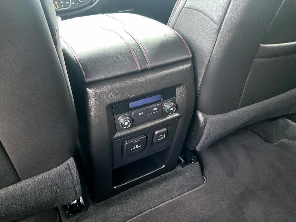 Used 2023 Chevrolet Traverse RS AWD/4WD image 29