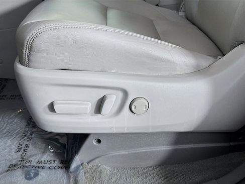 Used 2020 Toyota Sienna XLE image 22