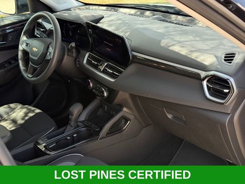 Used 2025 Chevrolet TrailBlazer LT FWD image 25