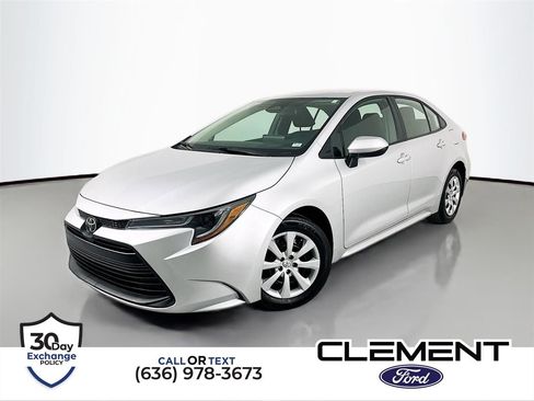 Used 2023 Toyota Corolla LE image 1