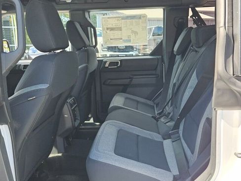 New 2025 Ford Bronco Base image 7