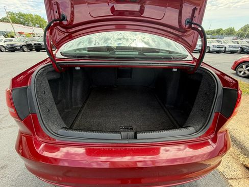 Used 2017 Volkswagen Jetta SE FWD image 11
