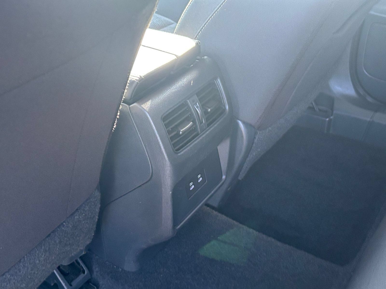 Used 2025 Nissan Rogue SV FWD image 24