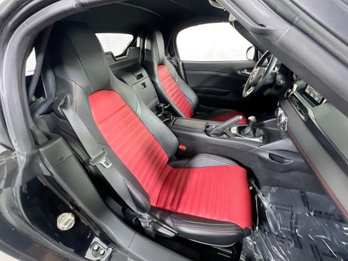 Used 2018 FIAT 124 Spider Abarth w/ Visibility Group RWD image 24