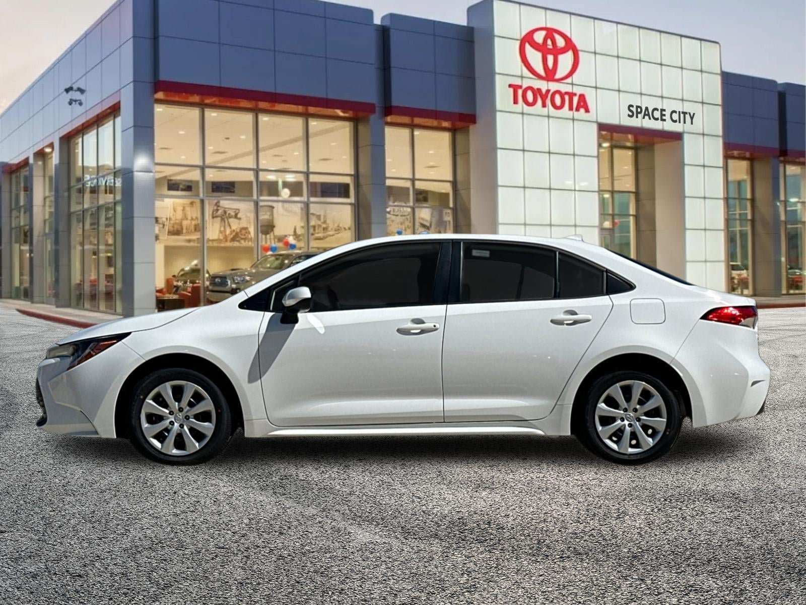New 2027 Toyota Corolla LE FWD image 3