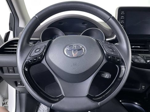 Used 2020 Toyota C-HR Limited FWD image 13