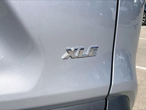 Used 2025 Toyota RAV4 XLE w/ Convenience Package image 10