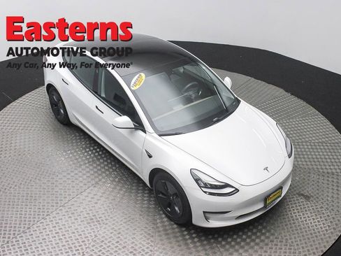 Used 2021 Tesla Model 3 Standard Range Plus RWD image 3