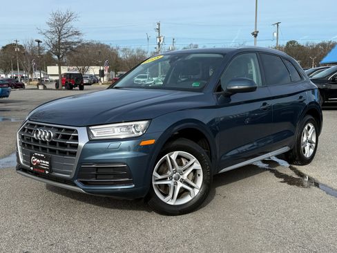 Used 2018 Audi Q5 2.0T Premium w/ Convenience Package image 2