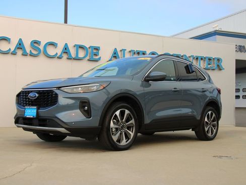 Used 2024 Ford Escape Platinum image 1