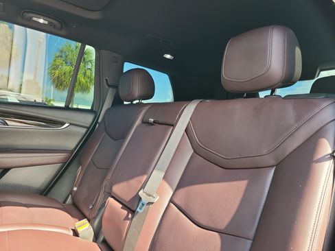 Used 2022 Cadillac XT6 Premium Luxury FWD image 14