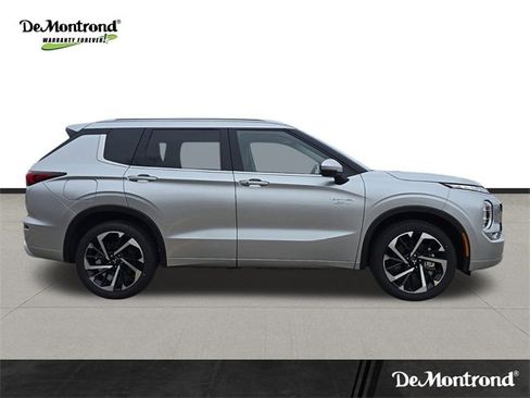 New 2025 Mitsubishi Outlander SEL image 8