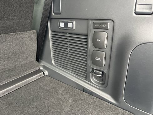 New 2025 Ford Expedition Active image 36