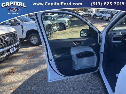 Certified 2024 Ford Maverick XLT image 19