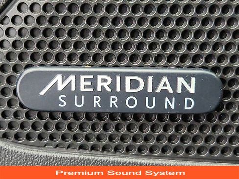 Used 2020 Jaguar F-PACE SVR image 34